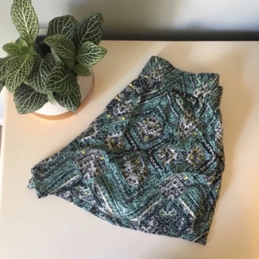 Mossimo Geometric Patterned Flowy Shorts